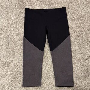 Alo Yoga Crop Leggings